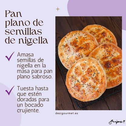 "Amasa semillas de nigella en la masa para pan sabroso. Tuesta hasta que estén doradas para un bocado crujiente."
